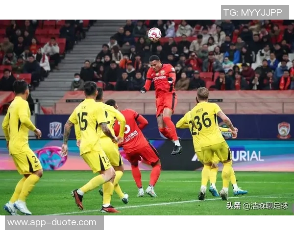 海港队实力欠缺引发关注球迷期待周末联赛表现提升 海港队实力欠缺引发关注球迷期待周末联赛表现提升