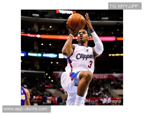 保罗谈球队训练营表现强调互信是成功的关键因素