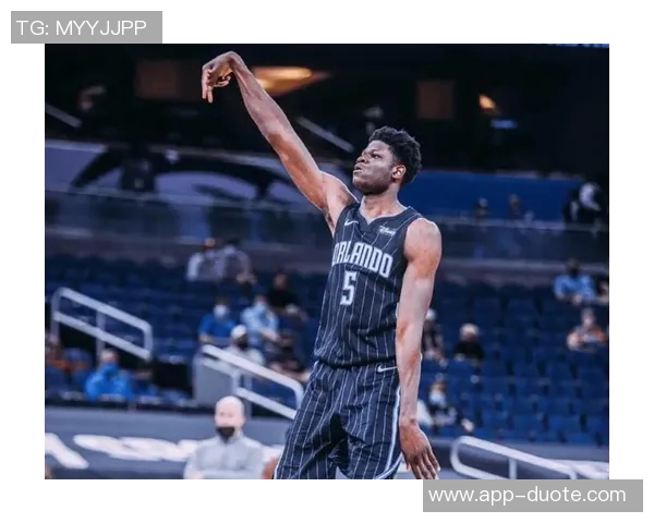 曾凡博防守贾里德巴特勒失误被罚犯规瞬间回顾 曾凡博防守贾里德巴特勒失误被罚犯规瞬间回顾