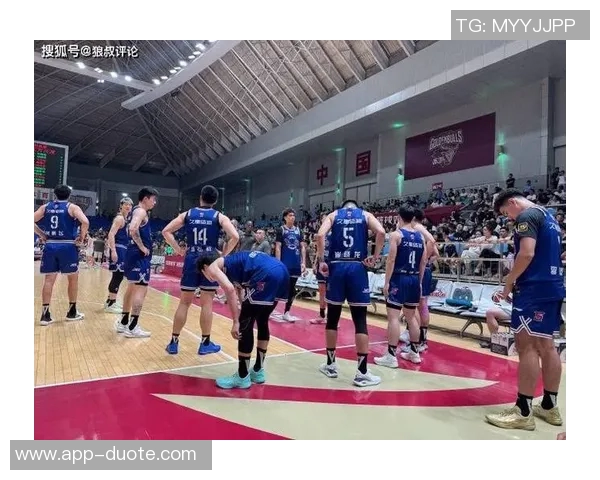 卢伟谈张镇麟成长之路强调合练时间是关键今年目标直指季后赛 卢伟谈张镇麟成长之路强调合练时间是关键今年目标直指季后赛