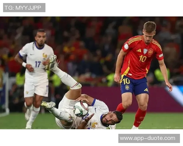 巴萨进攻型中场危机加剧奥尔莫受伤后球队面临人员短缺困境 巴萨进攻型中场危机加剧奥尔莫受伤后球队面临人员短缺困境