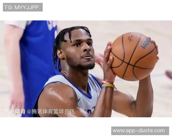 夸梅：布朗尼若想首发需提升接球投篮能力不能只依赖老爸的三分训练