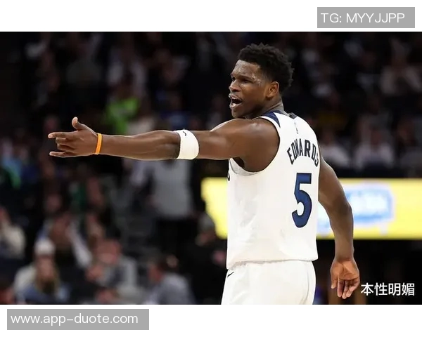 前米堡主帅罗伯爱德华兹正式回归狼队担任主教练合同为期三年半