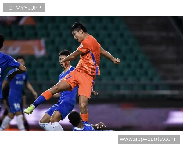 进攻火力全开三球首节10分钟狂砍15分3板展现绝佳状态 进攻火力全开三球首节10分钟狂砍15分3板展现绝佳状态