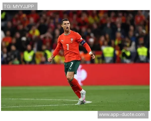 C罗荣获葡萄牙环球声望奖在社交媒体分享喜悦与感激之情