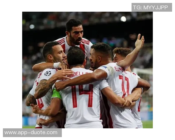 阿拉木图凯拉特门将母亲因年轻外貌走红球迷误以为是姐弟关系 阿拉木图凯拉特门将母亲因年轻外貌走红球迷误以为是姐弟关系