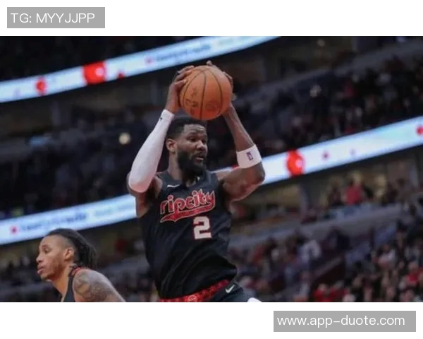 米切尔单节神勇表现6中6砍下13分带队单节狂轰41-31迅速拉开分差